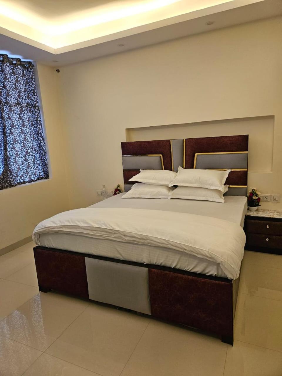 Ashirwaad 249 Bed and Breakfast Greater Noida Exteriör bild