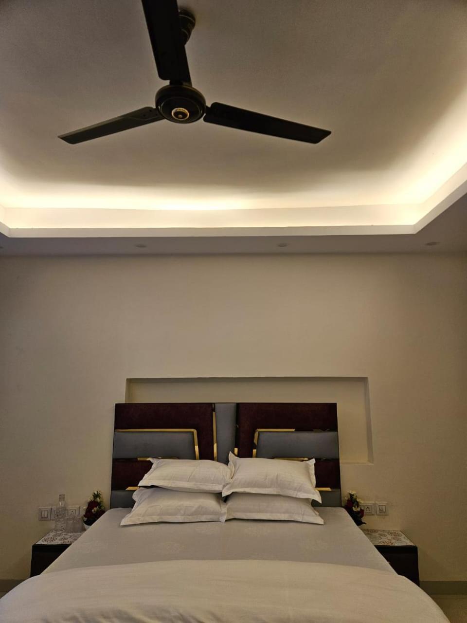 Ashirwaad 249 Bed and Breakfast Greater Noida Exteriör bild