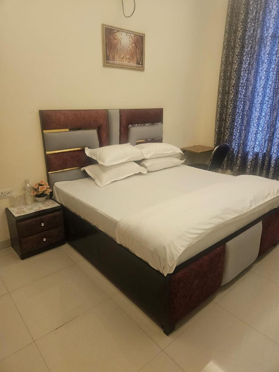 Ashirwaad 249 Bed and Breakfast Greater Noida Exteriör bild
