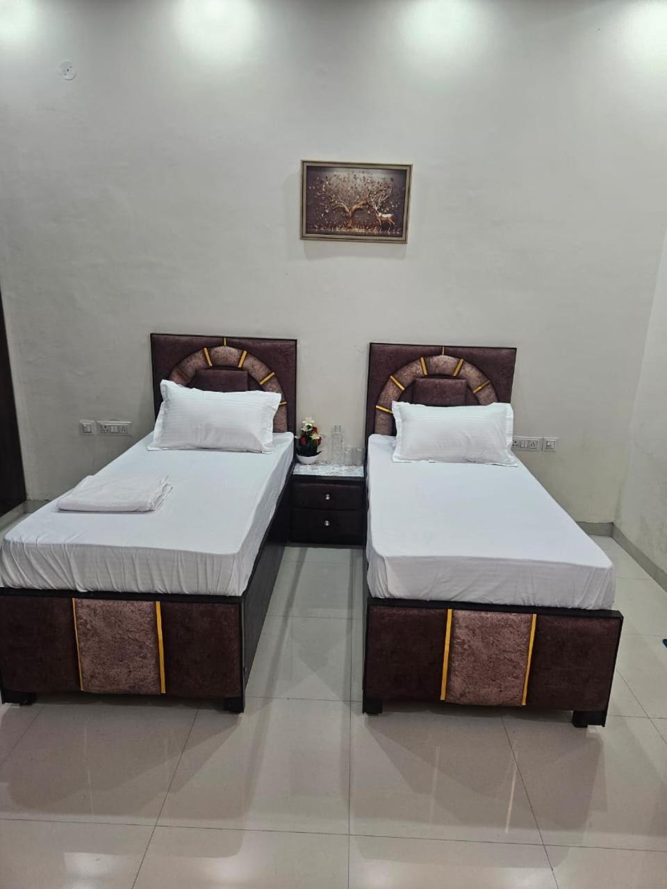 Ashirwaad 249 Bed and Breakfast Greater Noida Exteriör bild