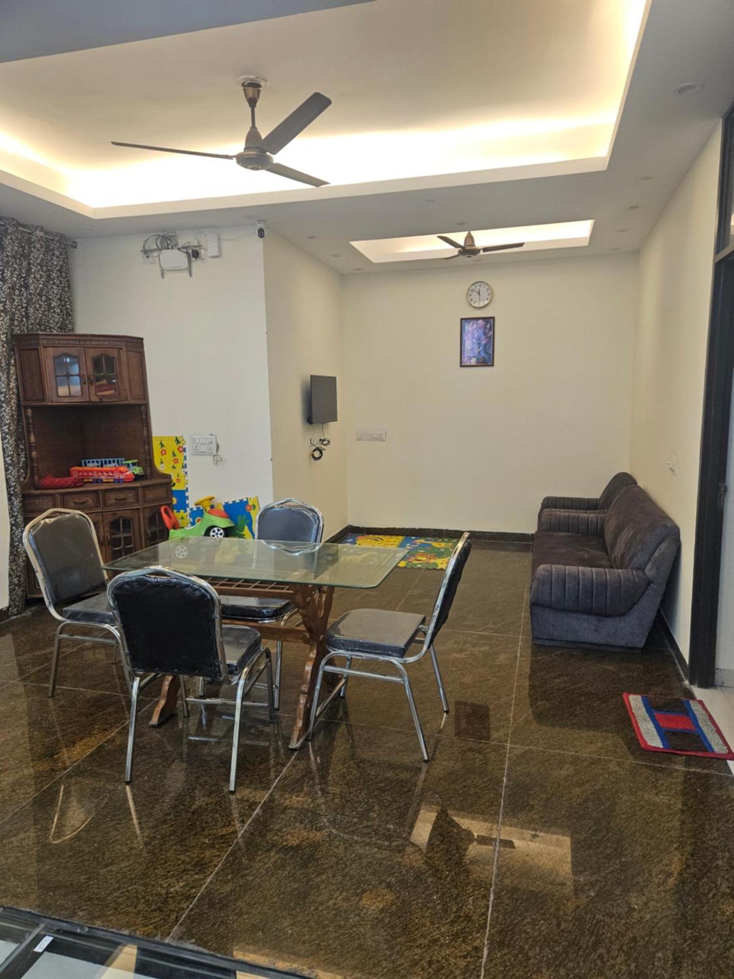 Ashirwaad 249 Bed and Breakfast Greater Noida Exteriör bild
